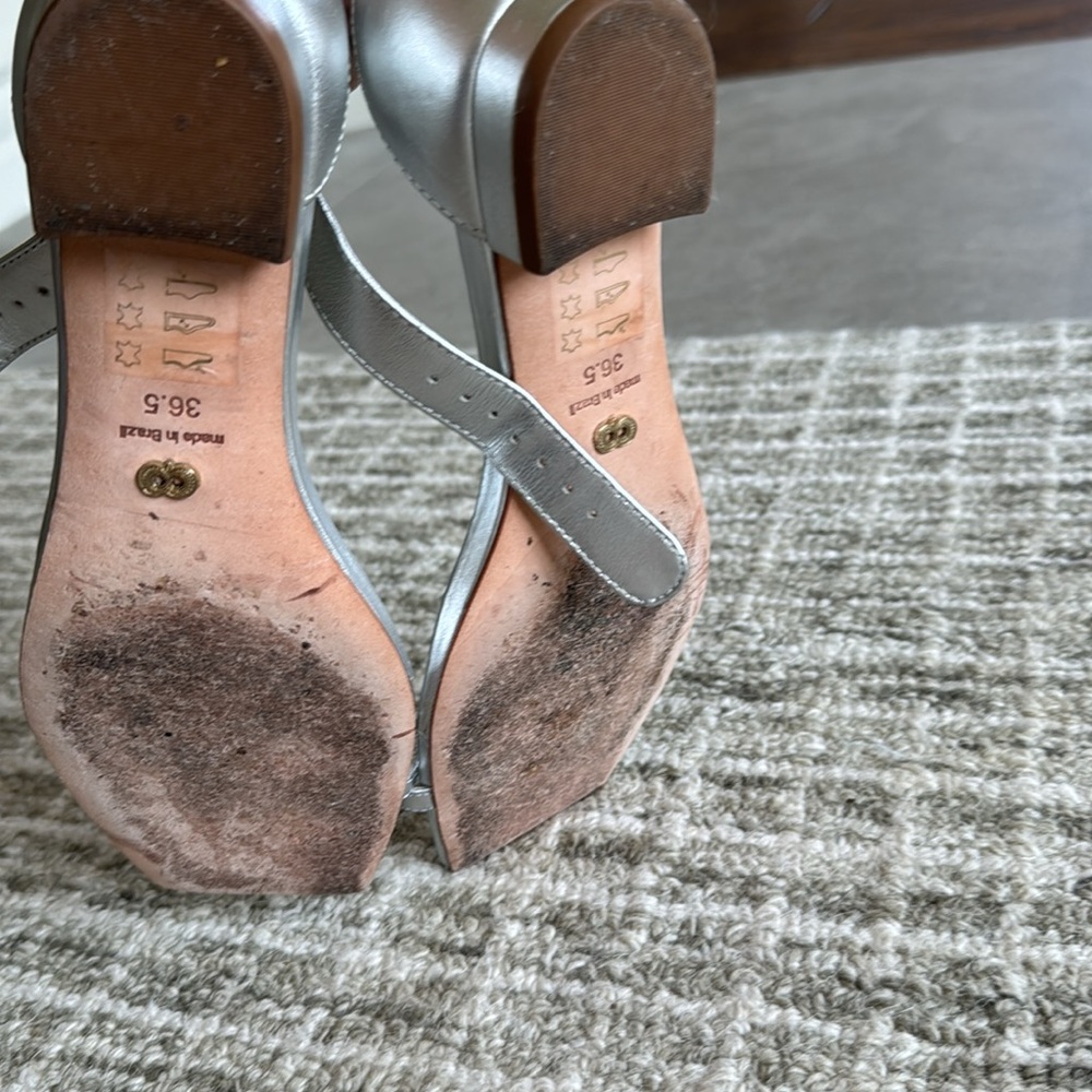 Super Cute Unique Toe Loop Sandal - image 3